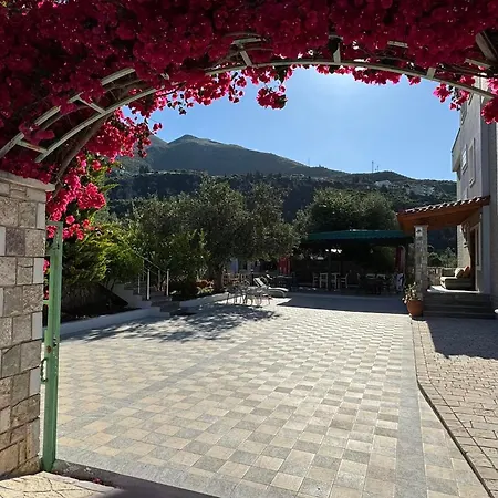 Augustus Dhermi Hotel 3*